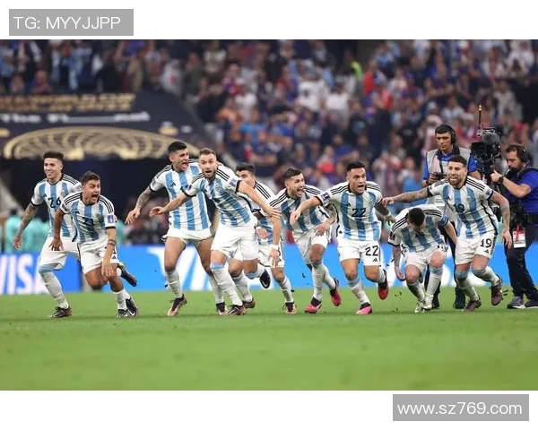 博努奇荣膺年度最佳球员：足球界的新传奇